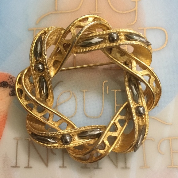 Vintage Jewelry - LAST CHANCE VTG Gold and Silver Tone Brooch